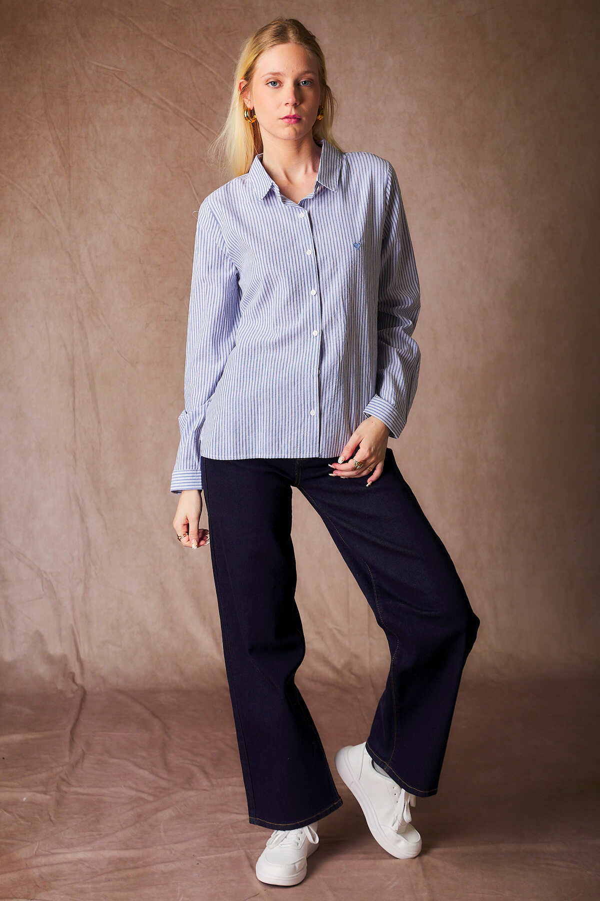 Chemise lignée avec broderie coeur femme