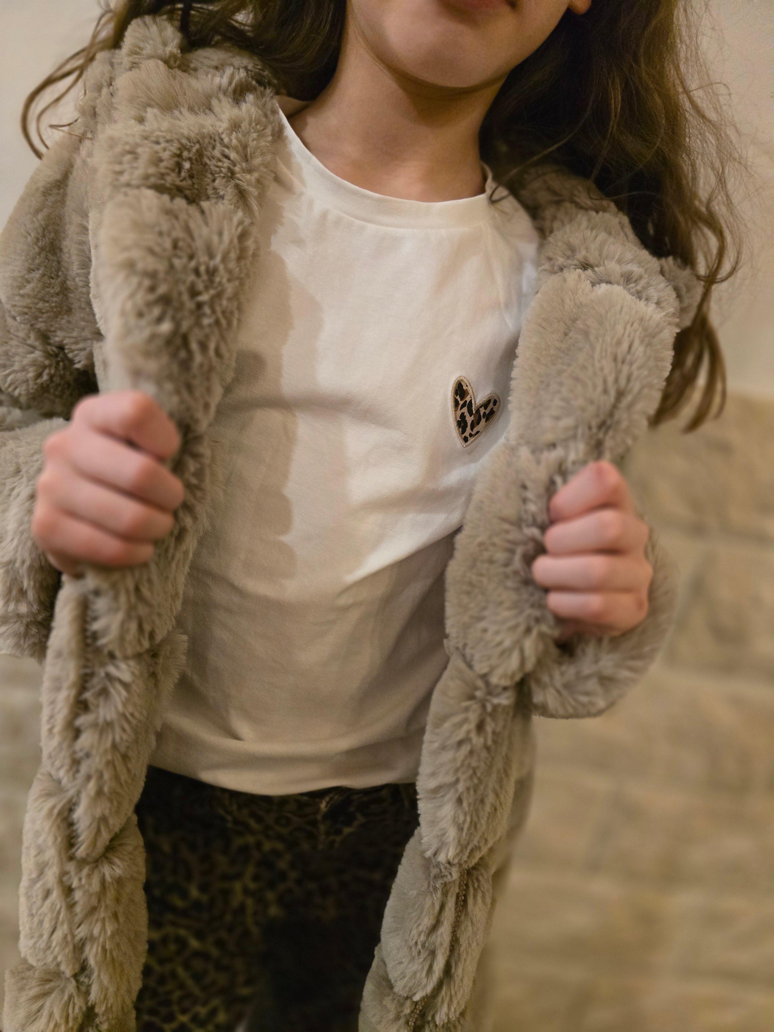 T-shirt manches courtes broderie coeur leopard fille