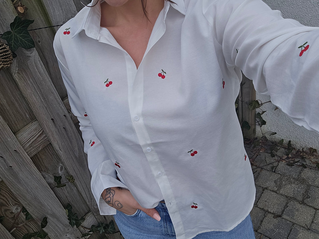 Chemise avec broderie cerise femme