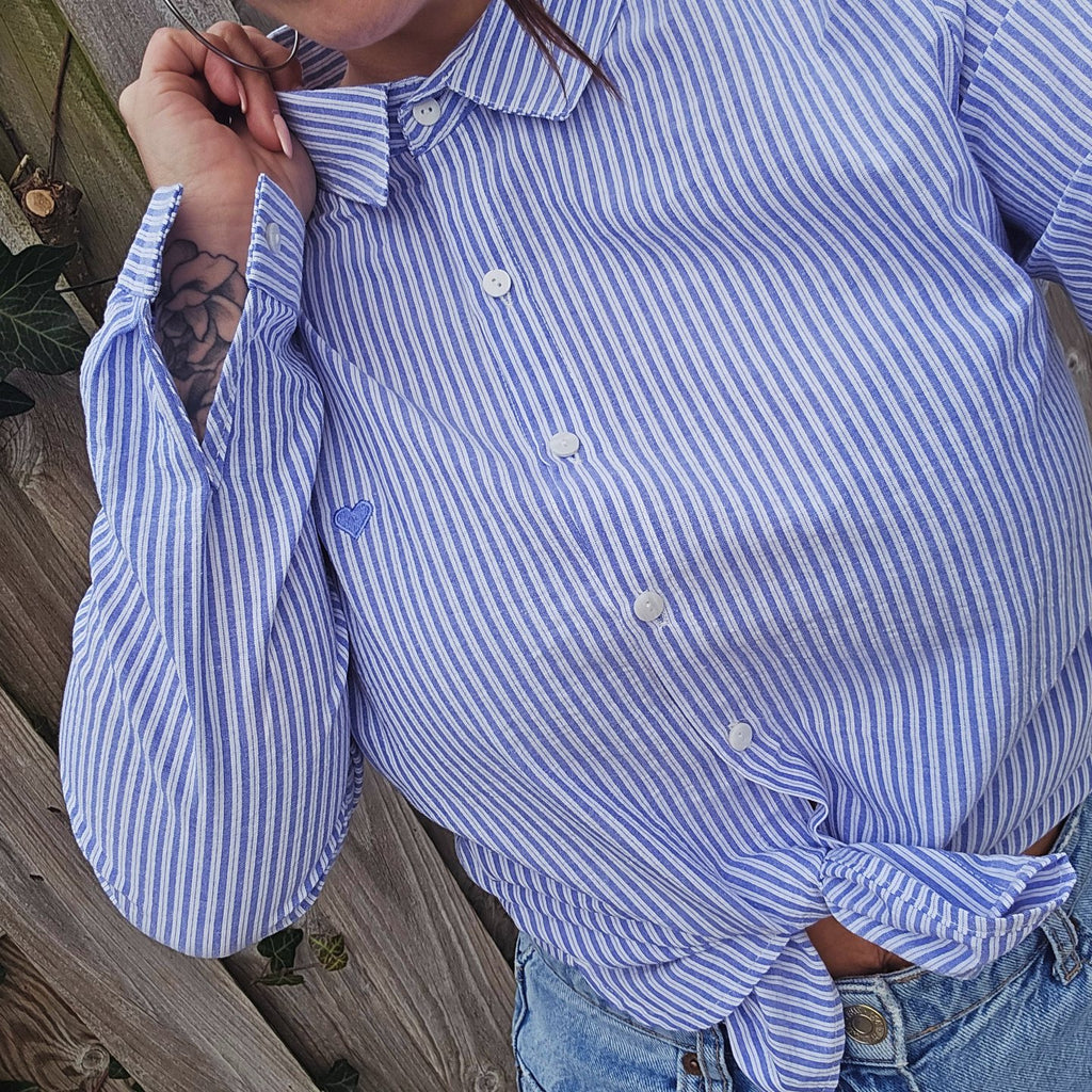Chemise lignée avec broderie coeur femme